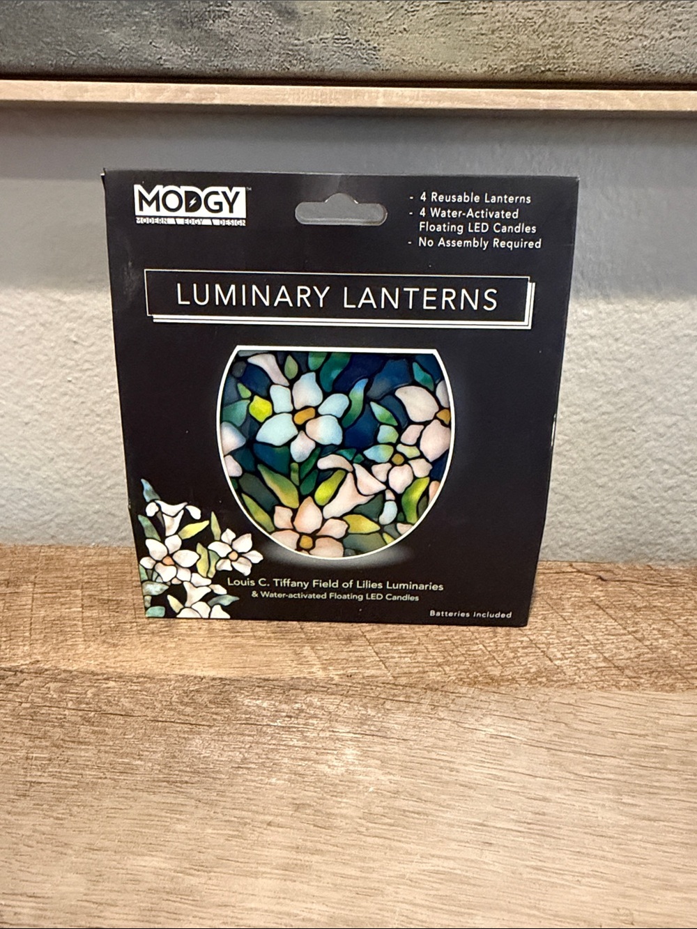 Modgy Luminary Lanterns - Tiffany Field of Lilies Design (Multicolor)
